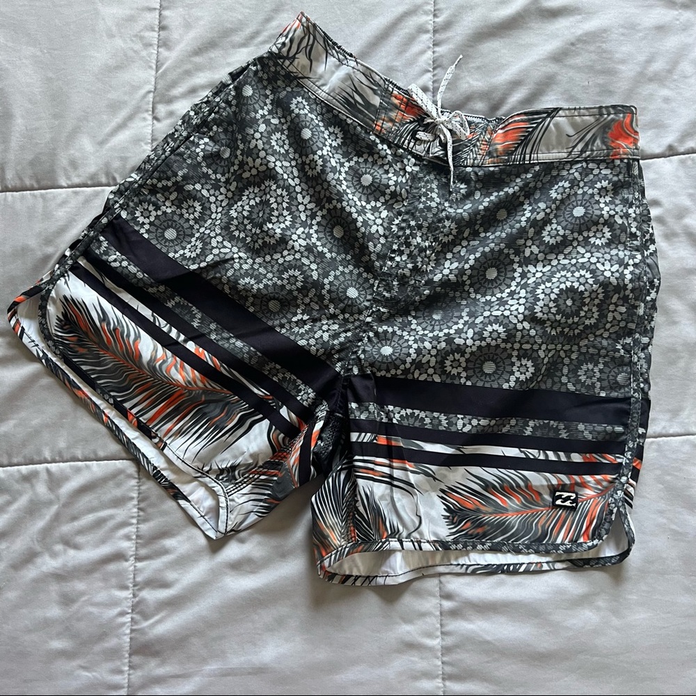 🆕Billabong Beach shorts Grey & Orange